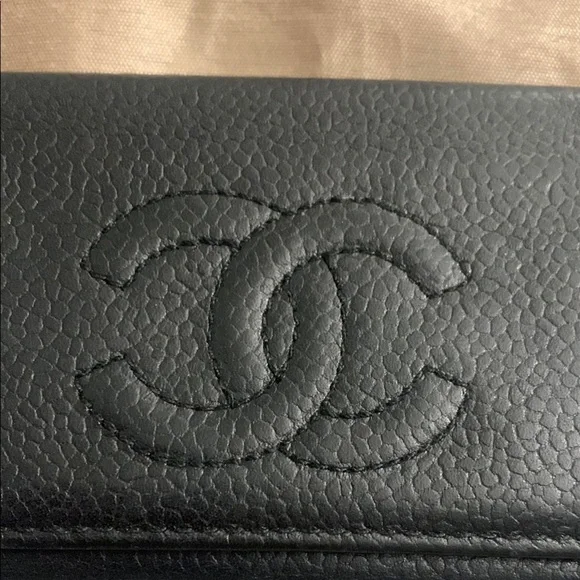 Chanel Black Key Card Holder with Iconic CC Logo hard to find EUC Authentic - Picture 7 of 14